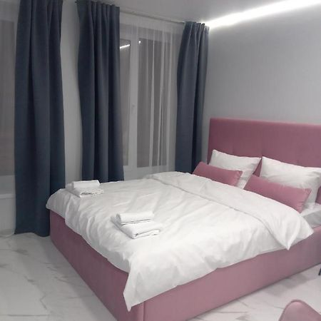 New Apartments Vip 3 Lviv Eksteriør billede